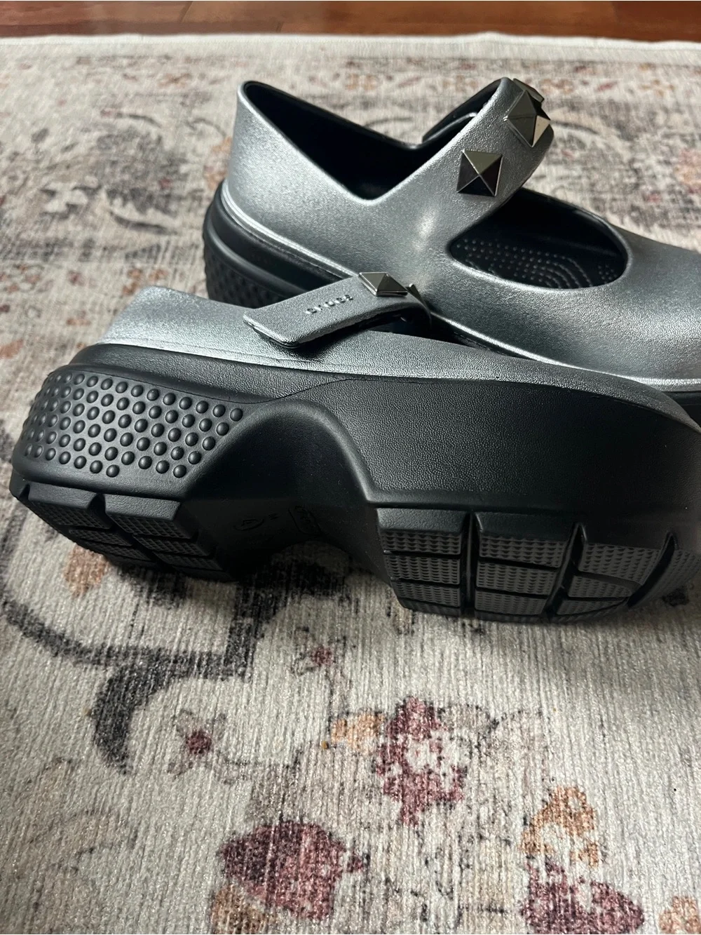 CROCS Stomp Platform Mary Jane Shoes Studded Strap Silver Metallic Women’s 6